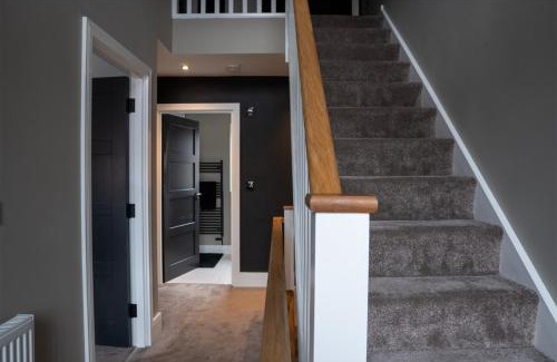 Barbourne Villa | Luxury Worcester Townhouse - Free Parking