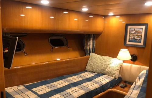 Ha Long Boat Rental | Luxury Yacht For Entertainment/Living
