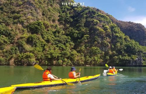 Ha Long Boat Rental | Luxury Yacht Ha Long Bay - Managed by Vietyacht Club