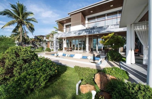 Ngu Hanh Son Villa | Luxury Yacht Villa