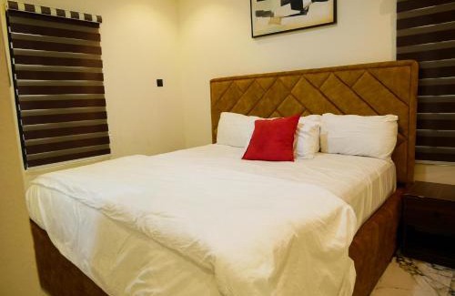 Oshodi-Isolo Apartment | LV-21 Apartment Luxury & Cozy 1 bedroom Self Check-In Apts near Airport