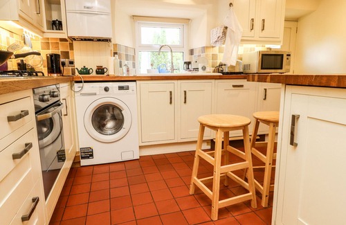 Giggleswick Cottage | LYCHGATE COTTAGE, character holiday cottage, with open fire in Settle