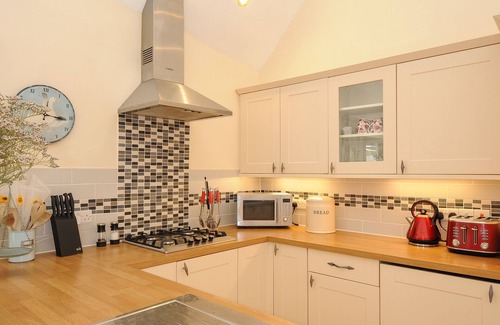 Dartmoor Forest Cottage | LYDGATE HOUSE COTTAGE, pet friendly, with open fire in Postbridge