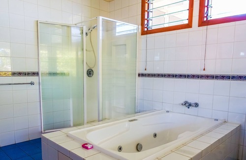 Apia Hotel | Lynn's Getaway Hotel