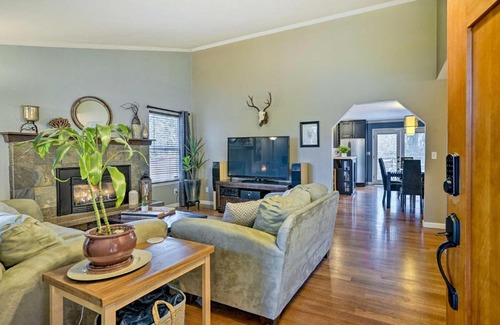 Picnic Point-North Lynnwood House | Lynnwood Home Private Hot Tub, Fire Table and Grill