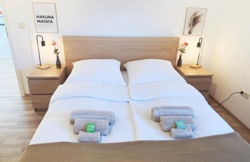 Voede-Abzweig Apartment | Möbliert-nahe STARLIGHT EXPRESS in Bochum -WLAN-Netflix-Loggia oder Terrasse