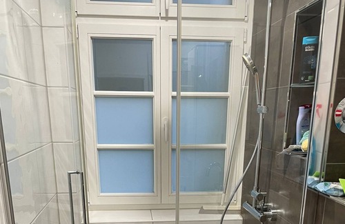 Gross Buchholz Condo | Möblierte Luxuswohnung mit Kamin in Vahrenwald/list!