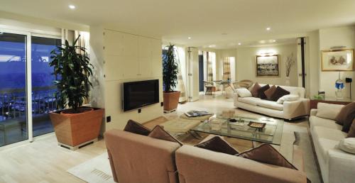Raouche Resort | Mövenpick Hotel Beirut