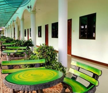 Ban Dung Hotel | M&B