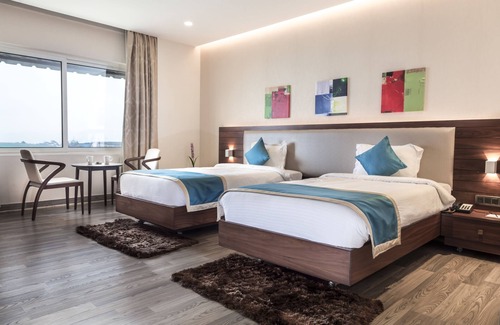 Police Bazar Hotel | M Crown Hotel