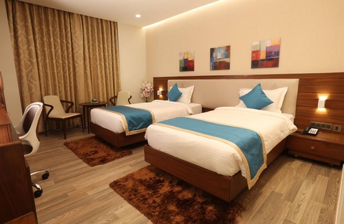 Police Bazar Hotel | M Crown Hotel