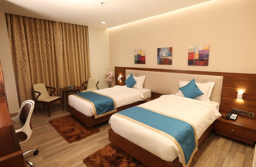 Police Bazar Hotel | M Crown Hotel