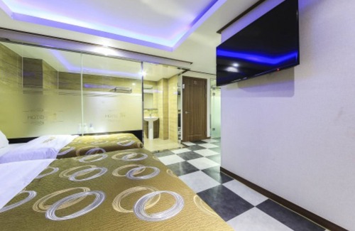 Gimpo Hotel | M Hotel