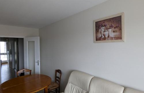 Bourroches Apartment | Ma Bourgogne grand 3 pièces avec balcons plein sud, parking interieur