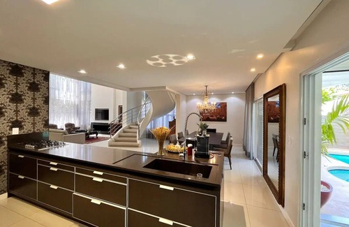 Campeche Leste House | Mansion on Campeche Beach in Florianópolis - Gated Communityn