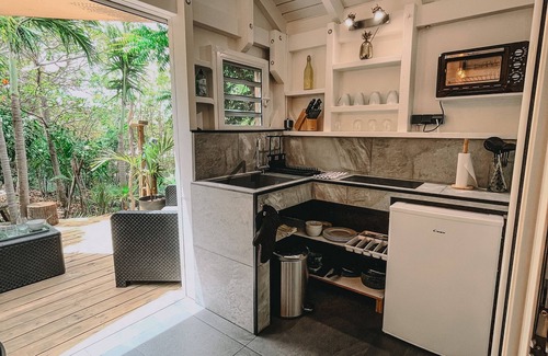 Orient Bay Cottage | Mango Cottage Orient Bay, Charming and Authentic
