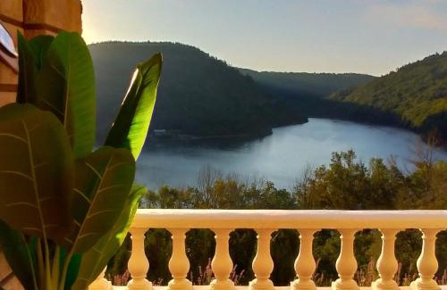 Miremont House | Ma villa au bord de l'eau