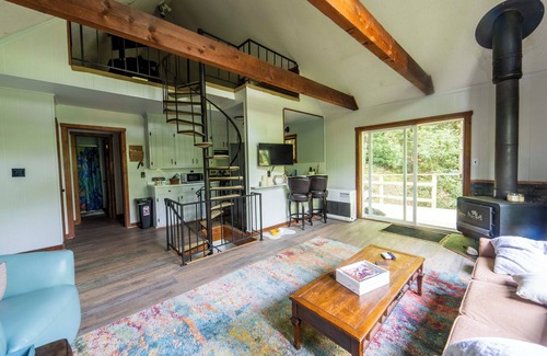 Mill Ridge Cabin | Mac's Place - Cozy Cabin Get Away in the Appalachian Mountains, pets welcome.