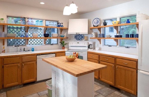 Macatawa Cottage | Macatawa Hills Lake Michigan Beachfront