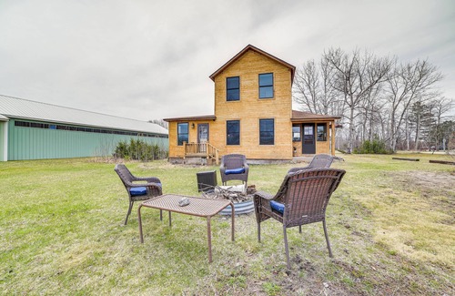 Mackinaw City Cottage | Mackinaw City Getaway - 3 Mi to City Beach!