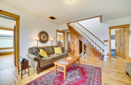 Mackinaw City House | Mackinaw City Getaway - 3 Mi to City Beach!