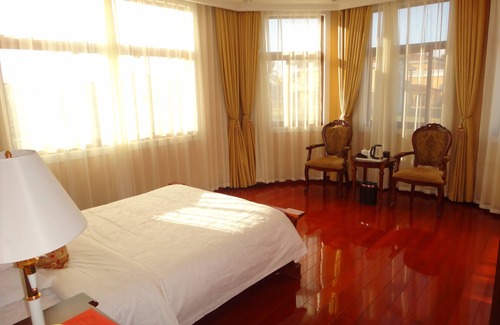 Ambohibao Hotel | Madagascar Golden Peacock Hotel