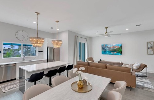Madeira Beach Apartment | Madeira Luxe Retreat
