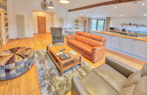 Ningwood Cottage | Madeline Angevine - UKC3208