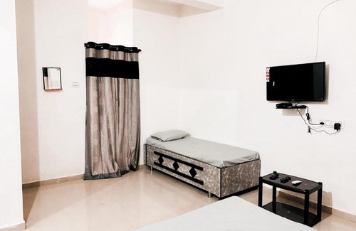 Rajpipla House | Madhav Homestay