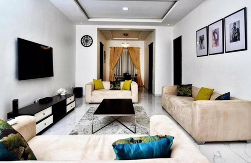 Ofin Apartment | Madiba Court