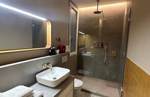 Malasana Apartment | Madrid Urban Getaway - 2BR Apartment