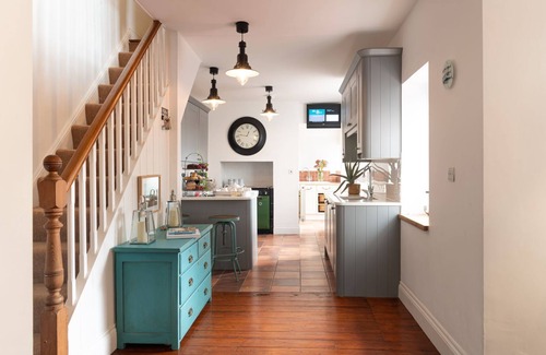 Rhosneigr Cottage | Maelog Villa: 4-bed pet-friendly home in Rhosneigr
