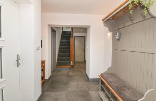 Llanbedrgoch House | Maes Llwyd