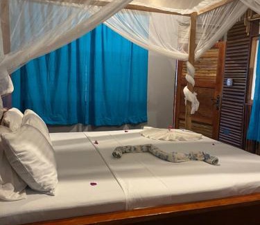 Mafia Island Bed & Breakfast | Mafia Beach Bungalows sea view