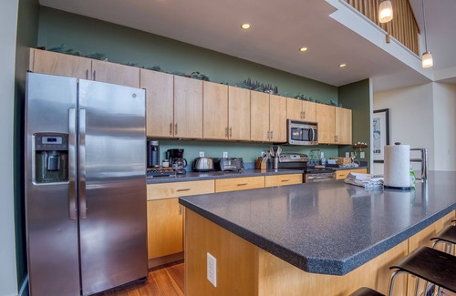 Rangeley House | Magalloway 57 is the largest rental home on Saddleback Mountain - 6 bedrooms, 5.5 bathrooms!