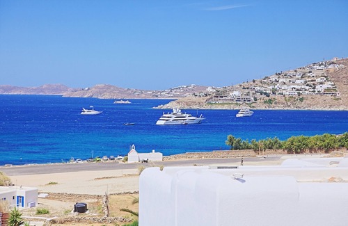 Paraga Apartment | Maganos DekaEnnea:Mykonos Apartment, close to the sea, breakfast included, shared pool