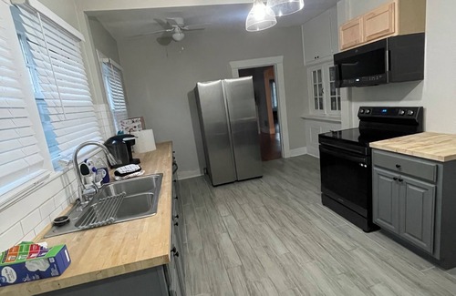 Norwood House | Magic City Home walkable to Top Golf, New Amphitheater, Uptown, City Walk &more!