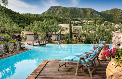 Spartylas Villa | Magic Rocks - Five Bedroom Villa, Sleeps 10