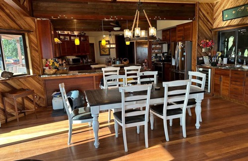 Paukaa Bed & Breakfast | Magic Skies Ocean View Turtle Room