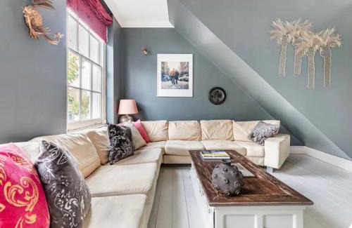 Angel Apartment | Magical Georgian Maisonette, Angel, Islington