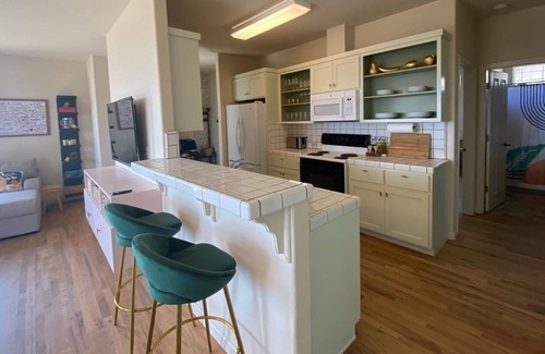 Watsonville House | Magical hilltop 3-bedroom with spectacular views and King Size Bed
