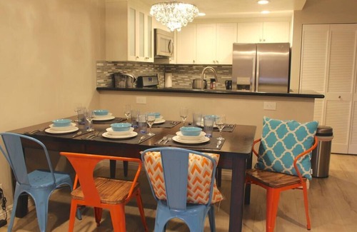 Hermosa Village Apartment | MAGICAL❤️POOLS♠WALK TO DISNEY❤️AC⭐️FREE PRKG♠250+ 5⭐️REVIEWS