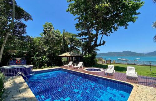 Lazaro House | Magnífica casa pé na areia 4 suítes c/ar e piscina