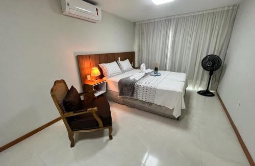 Muquicaba Apartment | Magnífico APARTAMENTO de Charme - 3 quartos AR CONDICIONADOS SPLIT - Beira Mar, 2 banheiros, 2 Vagas Garagem, 4 Varandas, 2 Elevadores, Redes para Descanso, Wi-Fi, Air Fryer, Disney Plus, HBO Max, Guarda Sol, Cadeiras de Praia, Carrinho e Caixa Térmica