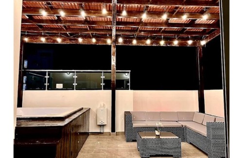 Licey al Medio House | Magnificent Pent House w/Jacuzzi