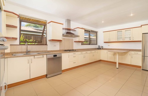 Punaauia Villa | Magnificent 5 Br Villa with pool: amazing views