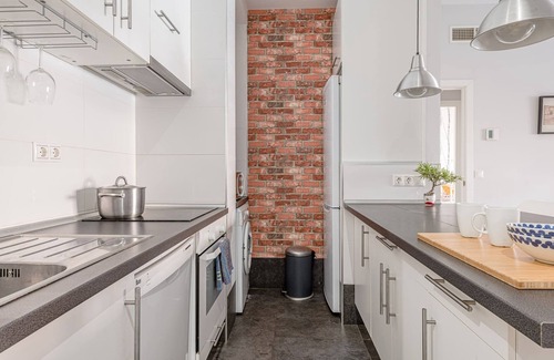 Cuatro Caminos Apartment | Magnificent apt in Nuevos Ministerios by Sharing Co