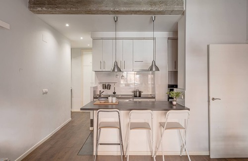Cuatro Caminos Apartment | Magnificent apt in Nuevos Ministerios by Sharing Co