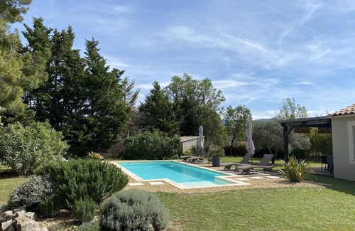 Cabrieres-d'Avignon House | Magnificent villa in the heart of the Luberon regional park Swimming pool and air conditioning