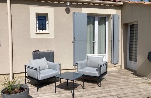 Cabrieres-d'Avignon House | Magnificent villa in the heart of the Luberon regional park Swimming pool and air conditioning